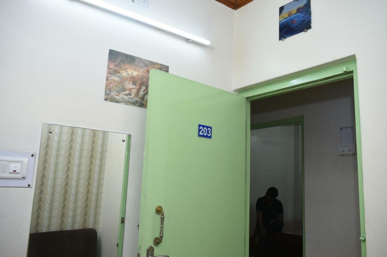 Oyo 45320 Hotel Mars Agartala Eksteriør billede